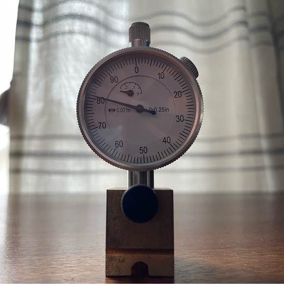 Stewmac Analog Dial Nut Slotting Gauge - Picture 3 of 6